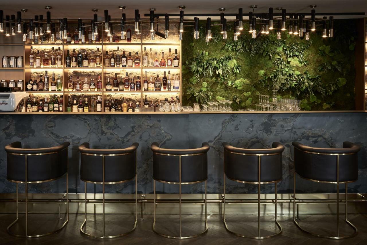 Hotel Pacai, Vilnius, A Member Of Design Hotels Exterior foto The bar at the Connaught