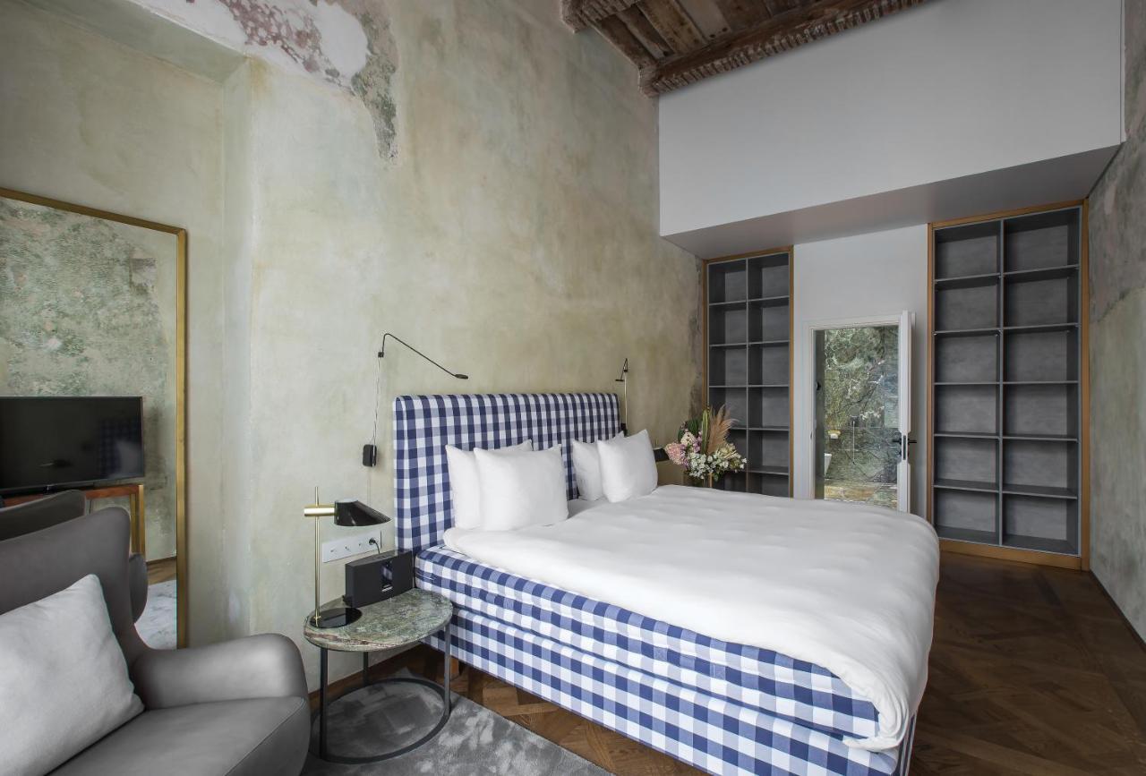 Hotel Pacai, Vilnius, A Member Of Design Hotels Exterior foto A Hästens bed