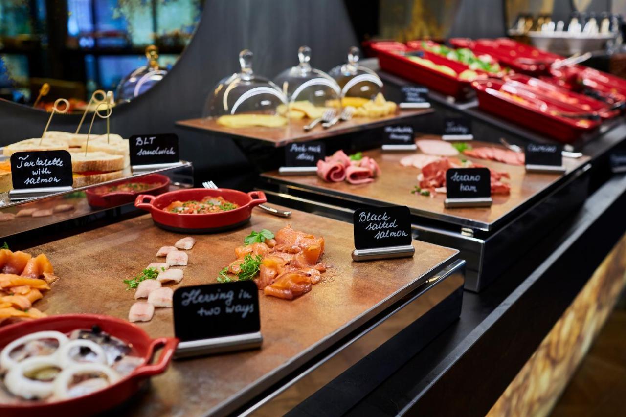 Hotel Pacai, Vilnius, A Member Of Design Hotels Exterior foto A buffet at a hotel
